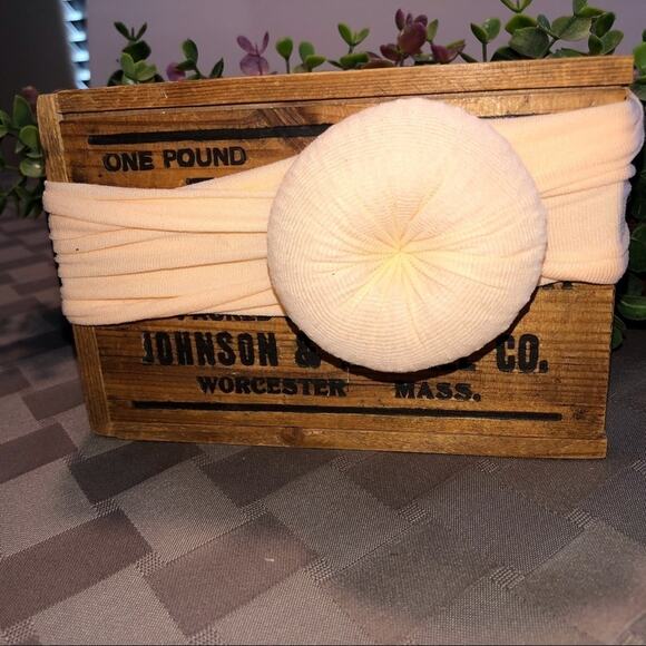 New Cream colored headband baby girl - Picture 2 of 4